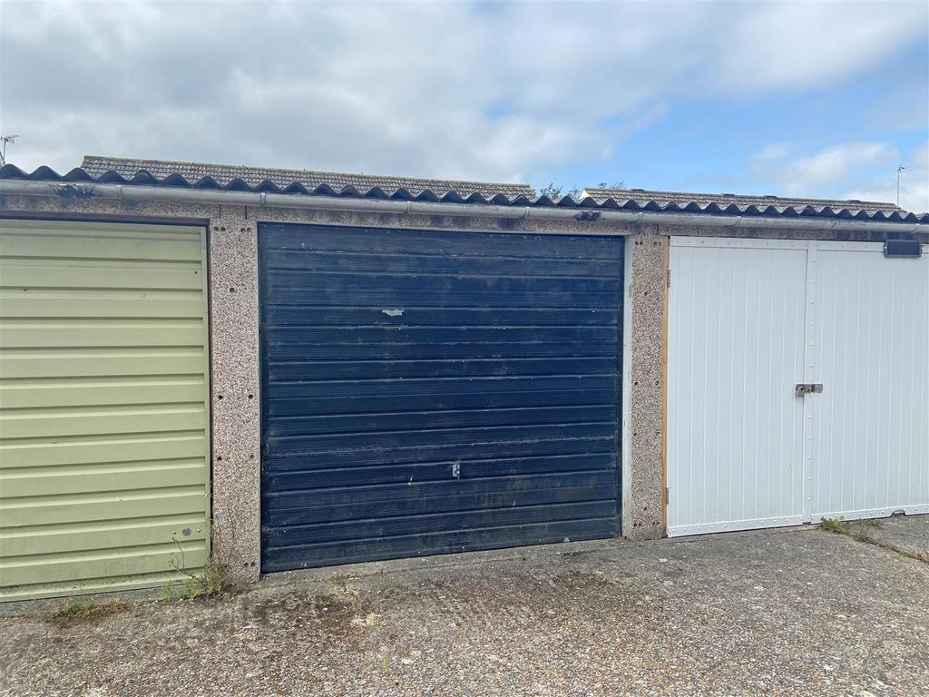 Garage1.jpg