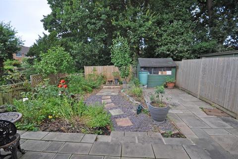 52 Bramble Drive, Hailsham, BN27 3HA