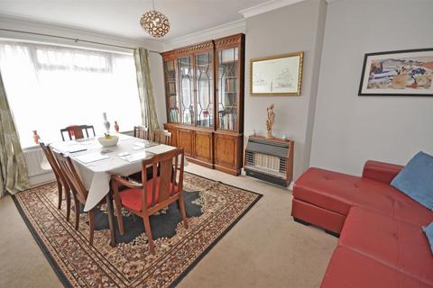 52 Bramble Drive, Hailsham, BN27 3HA