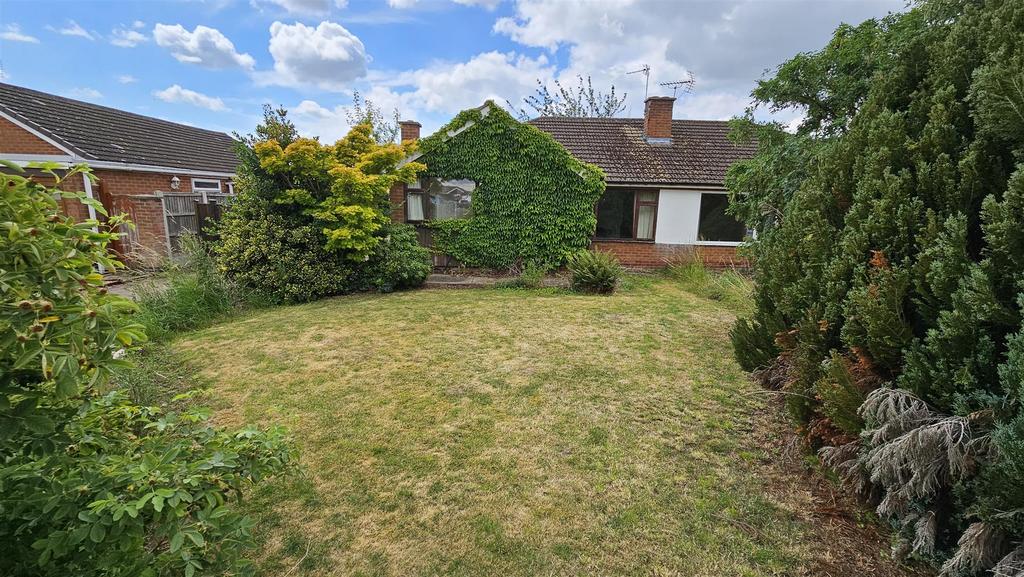 Fields Drive, Aslockton 2 bed semidetached bungalow for sale £175,000