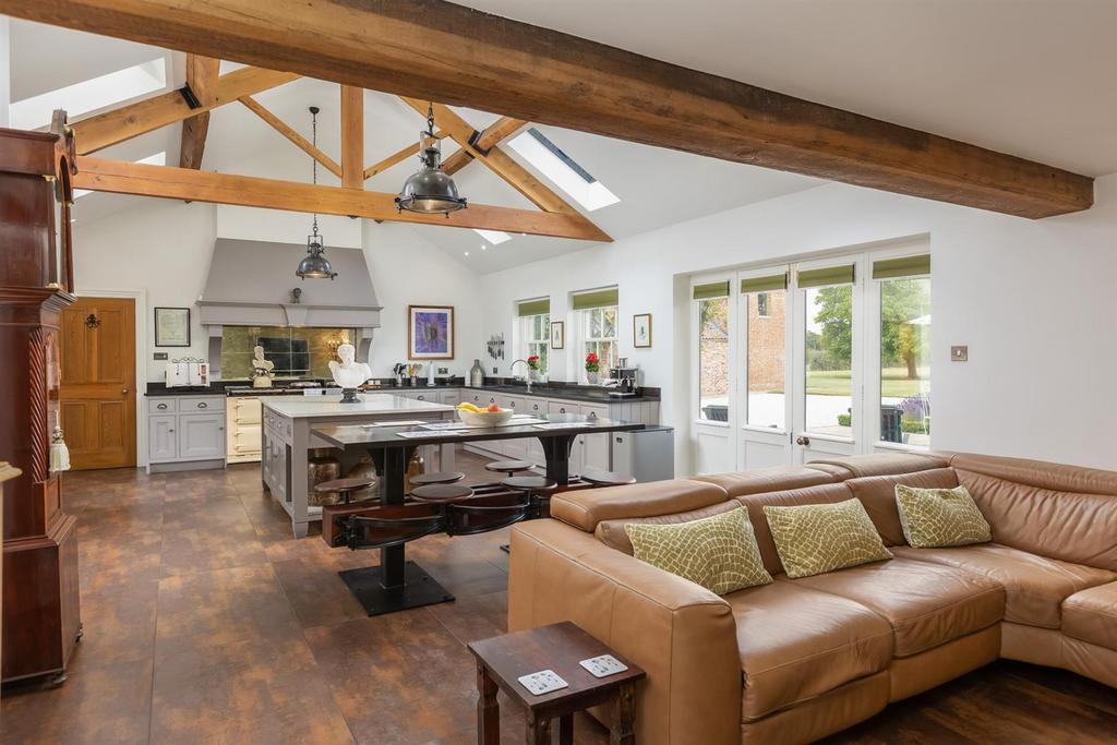 Kitchen and living/breakfast room