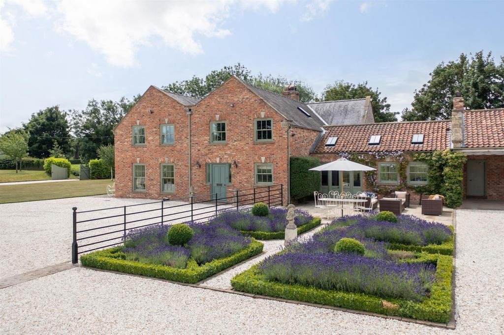 House and parterre garden