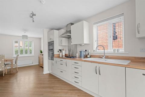 18 Badsey Fields Lane, Badsey, Evesham, WR11 7EX