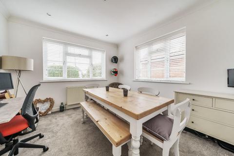 14 Dunes Road, Greatstone, New Romney, TN28 8SS