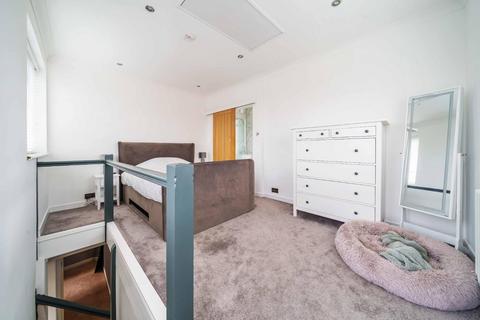 14 Dunes Road, Greatstone, New Romney, TN28 8SS