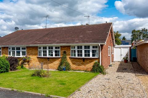 68 Clee View Road, Wombourne, Wolverhampton, WV5 0BD