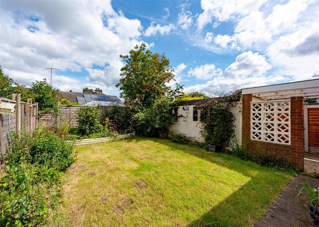 68 Clee View Road-gdn AUG23.jpg