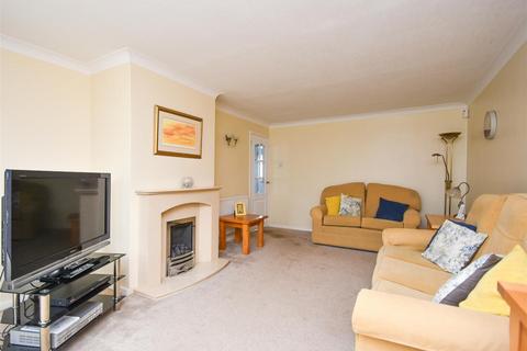 68 Clee View Road, Wombourne, Wolverhampton, WV5 0BD