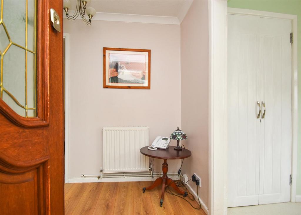 68 Clee View Road - Hall.jpg
