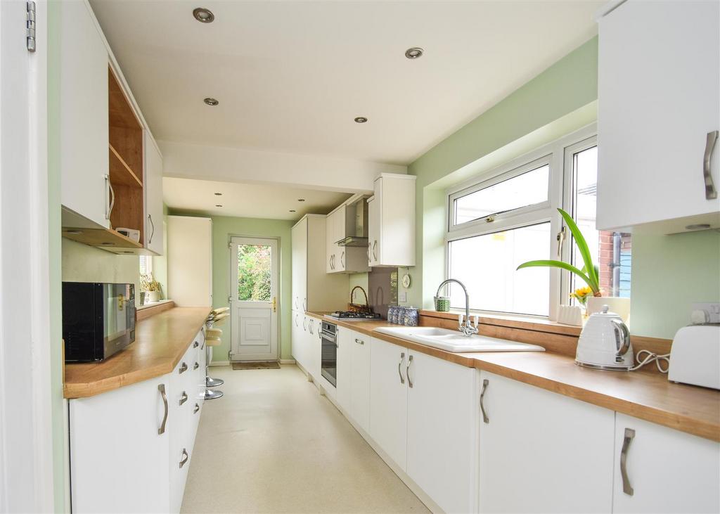 68 Clee View Road - Kitchen (2).jpg