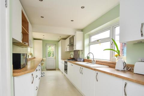 68 Clee View Road, Wombourne, Wolverhampton, WV5 0BD
