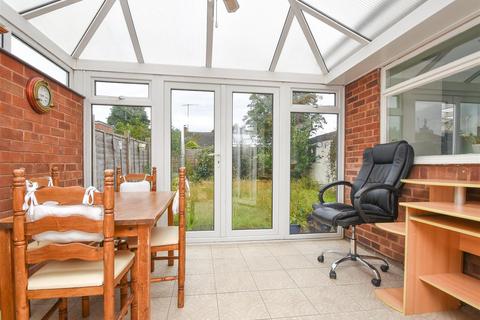 68 Clee View Road, Wombourne, Wolverhampton, WV5 0BD