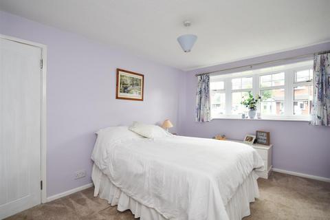 68 Clee View Road, Wombourne, Wolverhampton, WV5 0BD