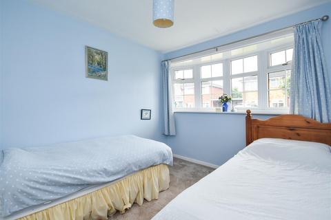 68 Clee View Road, Wombourne, Wolverhampton, WV5 0BD