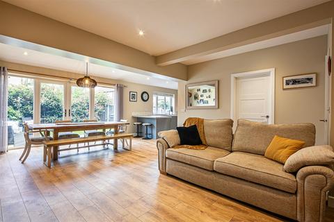 53 Rowan Tree Dell, Sheffield, S17 4FL