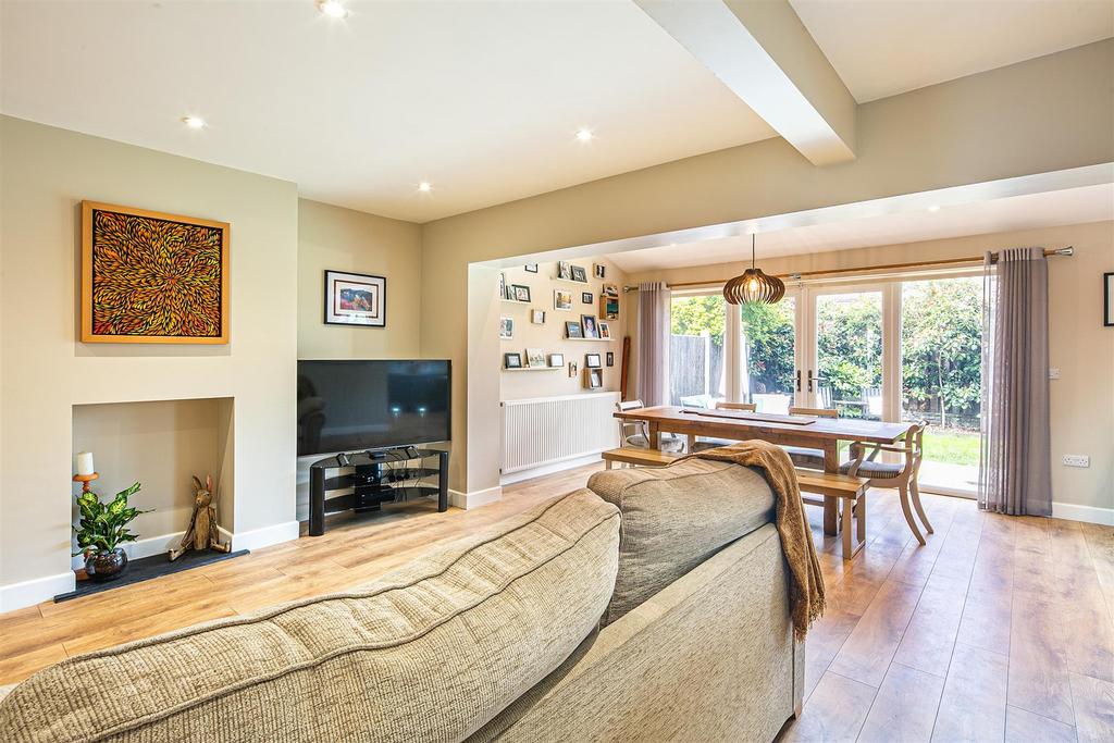 Kitchen seating area