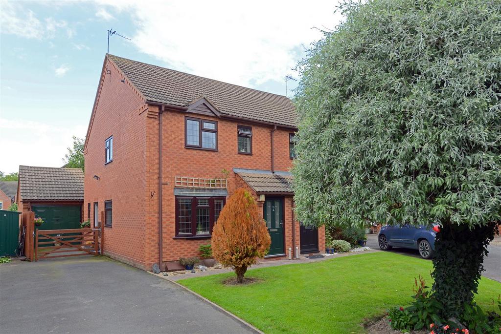 Willow Park, Minsterley, Shrewsbury 3 bed semidetached house £229,995