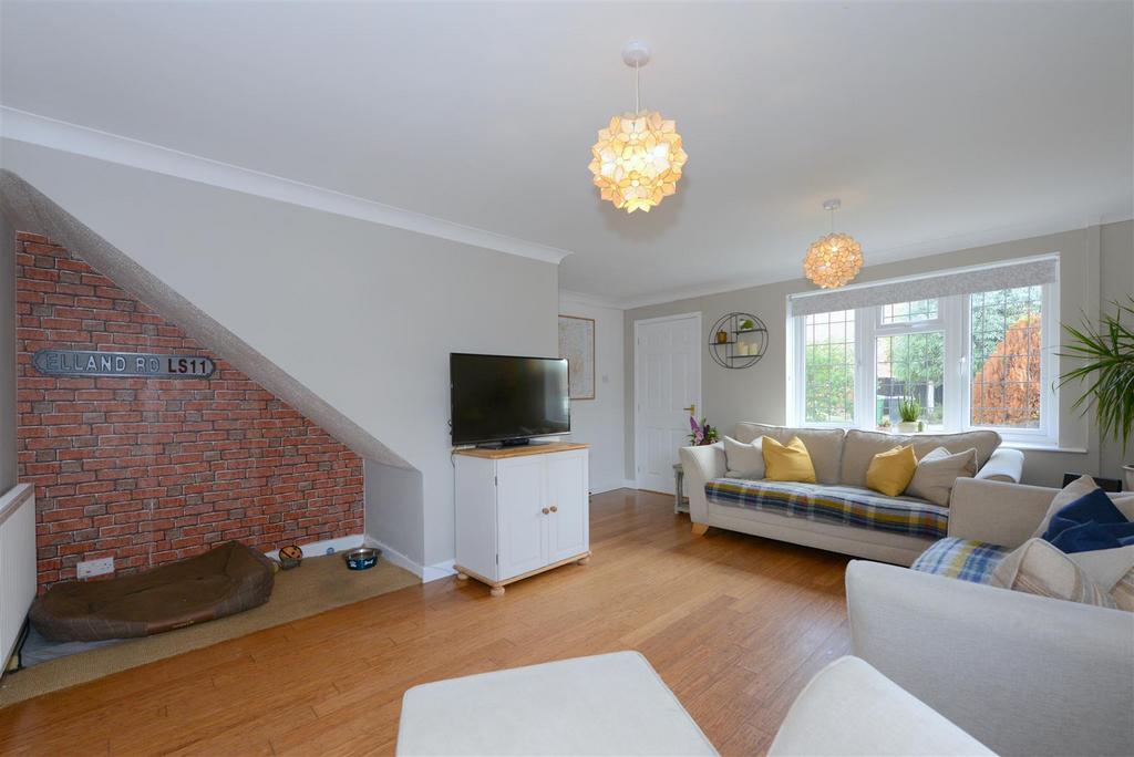 Willow Park, Minsterley, Shrewsbury 3 bed semidetached house £229,995