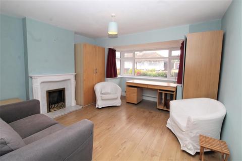 50 Brackendale, Potters Bar, EN6 2LU