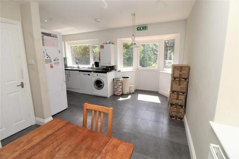 50 Brackendale, Potters Bar, EN6 2LU