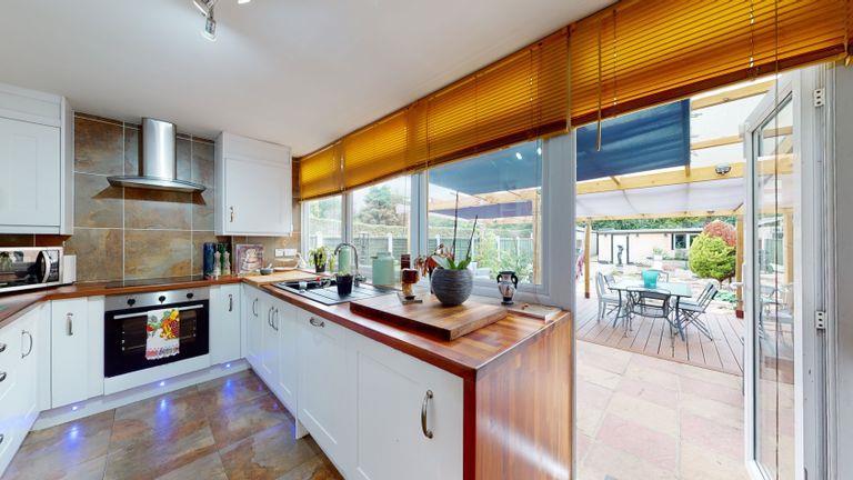 Fitted kitchen