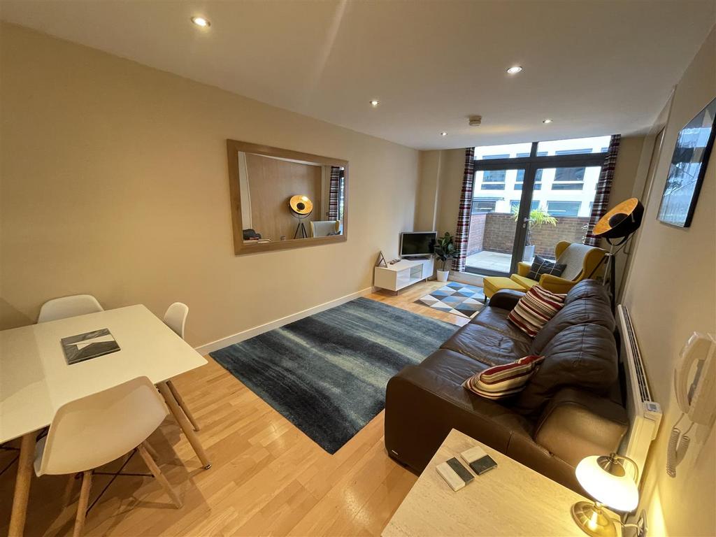 Living Room/Kitchen