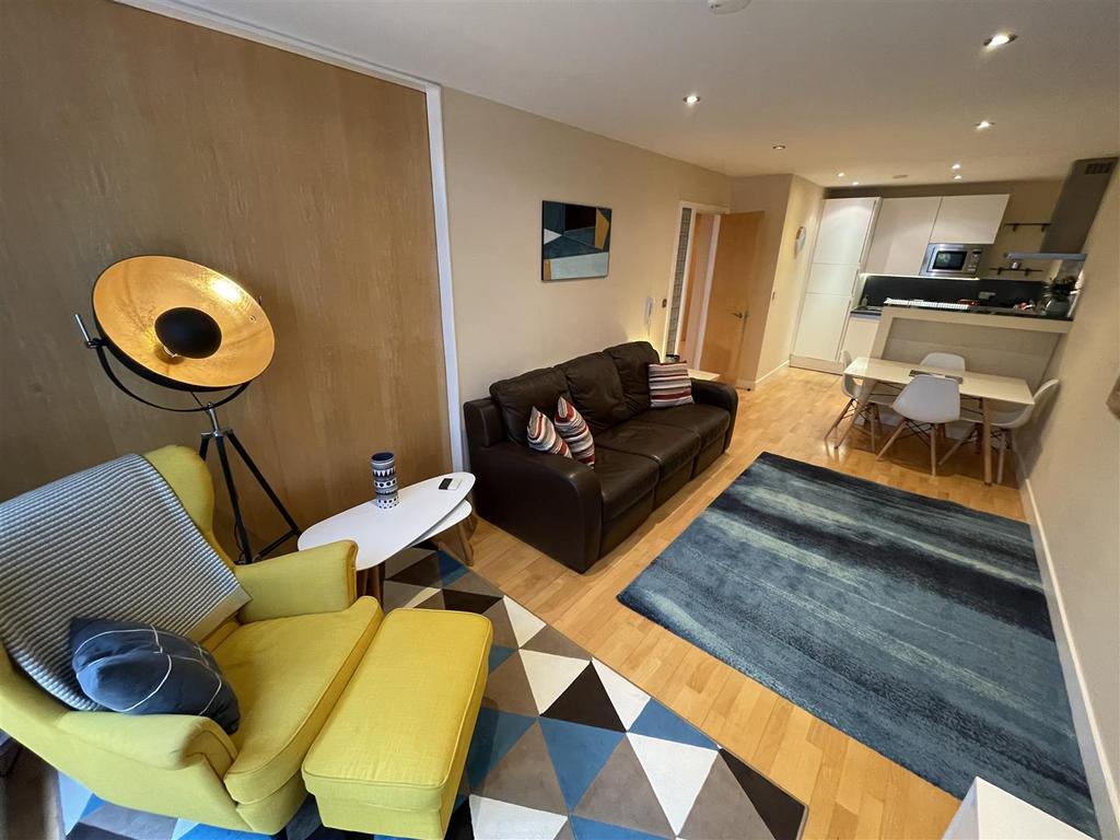 Living Room/Kitchen