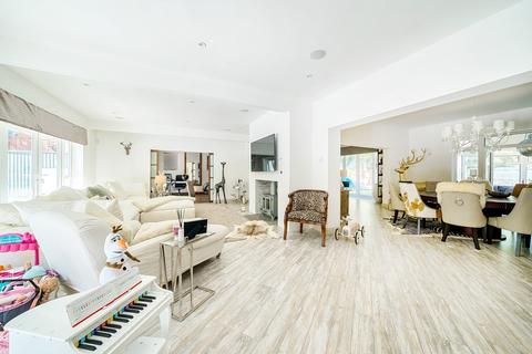 3 bedroom detached house for sale - Derby Road, East Cliff, Bournemouth, BH1