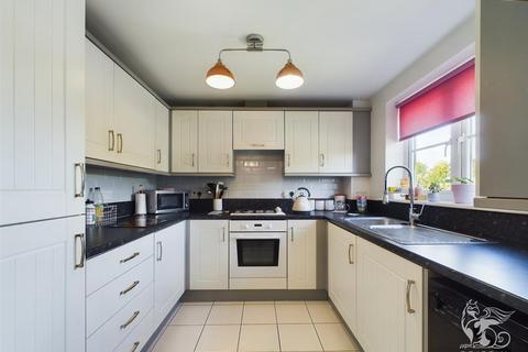 2 bedroom flat for sale - Brandon Close, Chafford Hundred, Grays