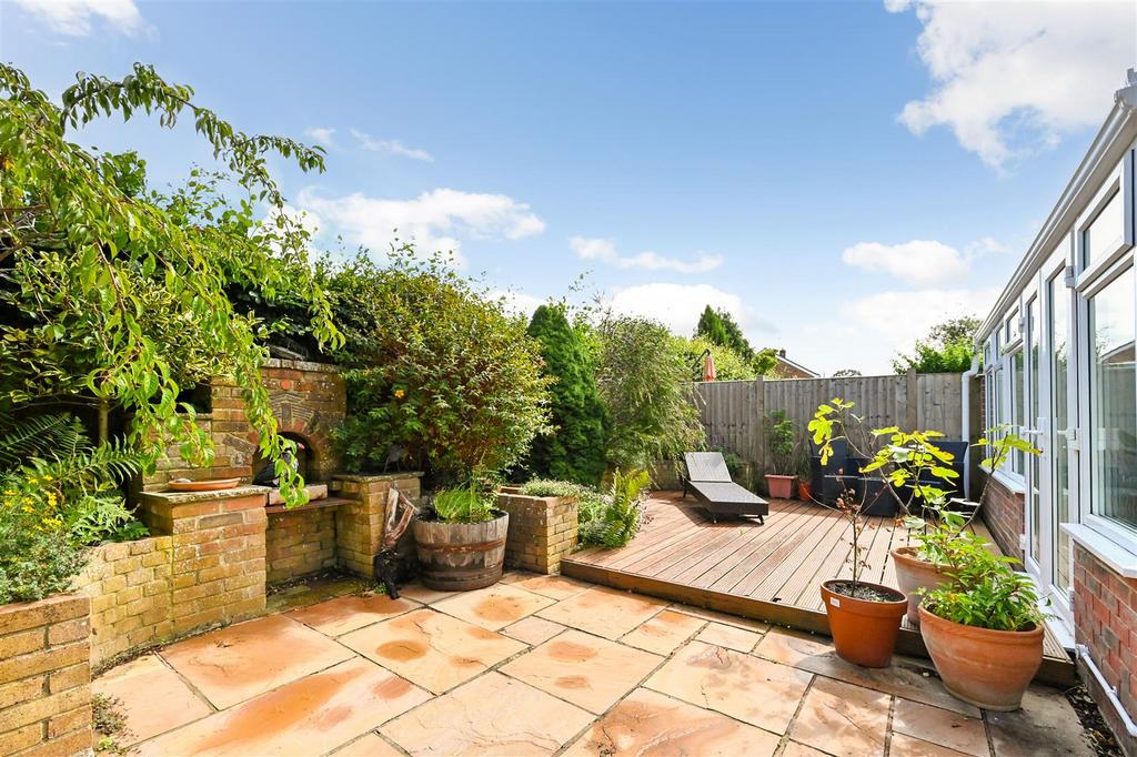 Highview Road, Eastergate 3 bed semidetached house for sale £360,000