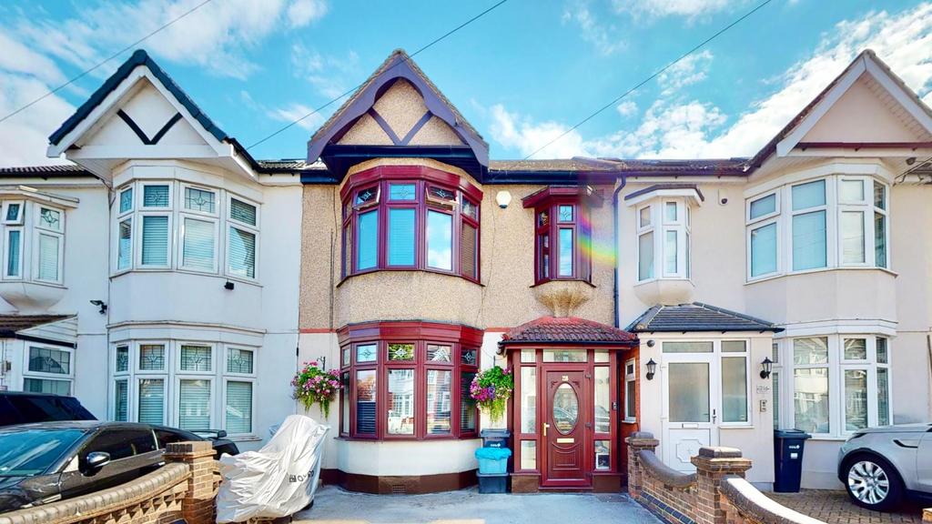 Dawlish Drive, Ilford, IG3 3 bed terraced house for sale £550,000