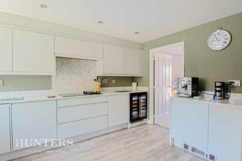 6 Sunnybrow Close, Oldham, OL8 2SZ
