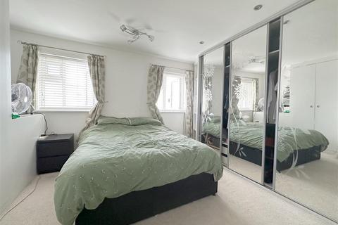 2 bedroom maisonette for sale - Baker Street, Enfield