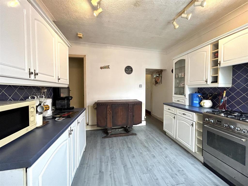 Summer Hill, Halesowen 3 bed terraced house for sale £170,000