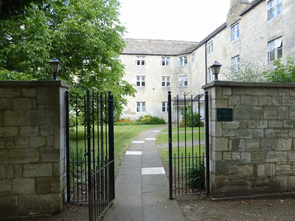 Stone Manor, Bisley Road, Stroud, Gloucestershire 2 bed flat £117,500