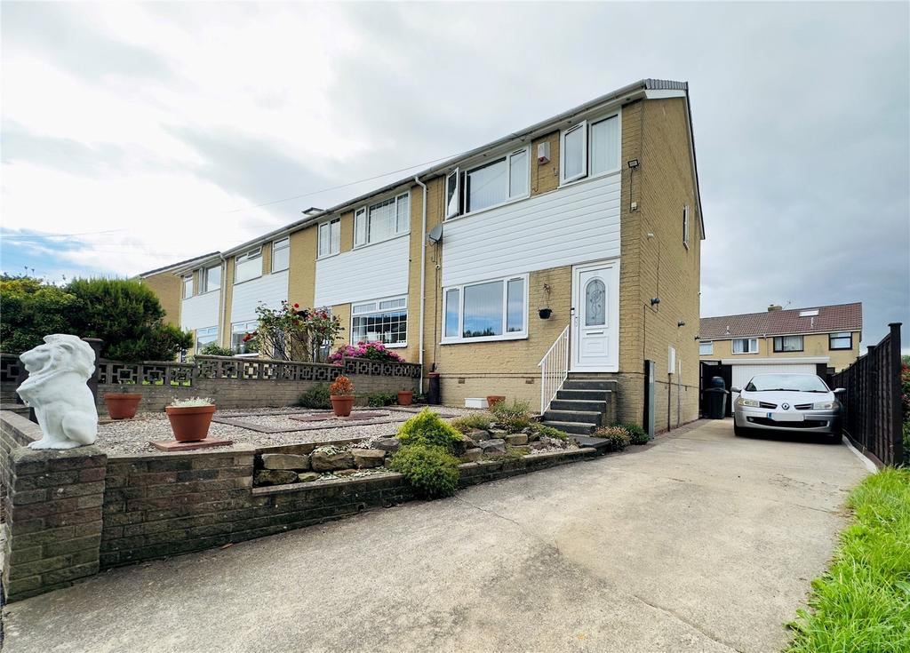 Silver Birch Close, Wyke, Bradford, West Yorkshire, BD12 3 bed end of