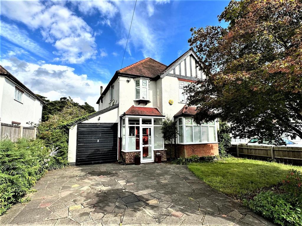 Sutherland Avenue, Petts Wood, Kent 3 bed detached house for sale £