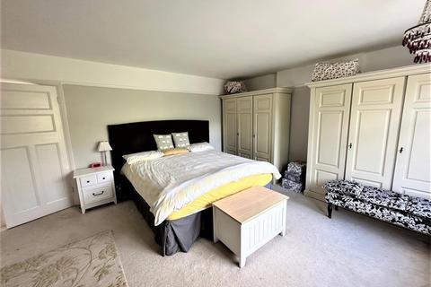 3 bedroom detached house for sale, Sutherland Avenue, Petts Wood, Kent