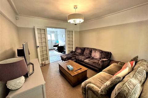 26 Sutherland Avenue, Petts Wood, Orpington, BR5 1QZ