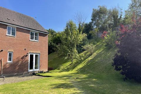 4 bedroom detached house for sale, Ffordd Y Glowyr, Betws, Ammanford