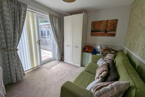 34 Amiens Close, Darlington, DL3 0UL