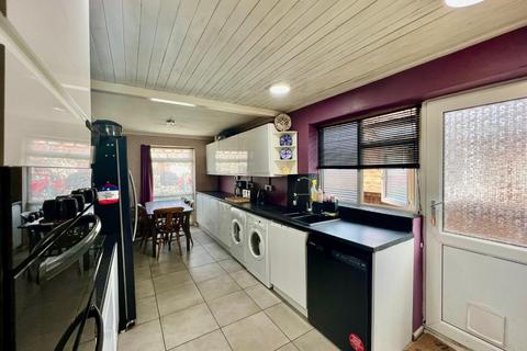 8 Broadmere, Dursley, GL11 6PW