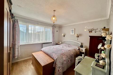 8 Broadmere, Dursley, GL11 6PW