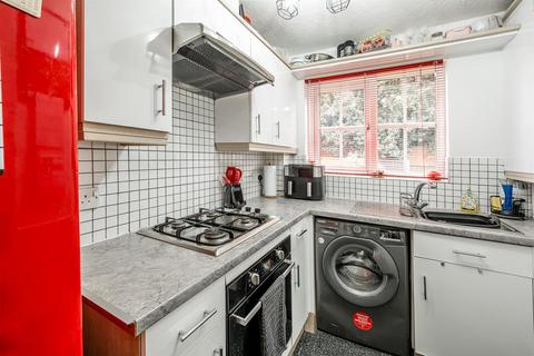 12 Delingpole Walk, Cradley Heath, B64 6DN