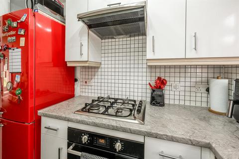 12 Delingpole Walk, Cradley Heath, B64 6DN