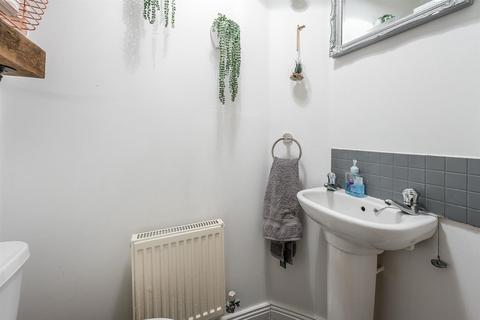 12 Delingpole Walk, Cradley Heath, B64 6DN