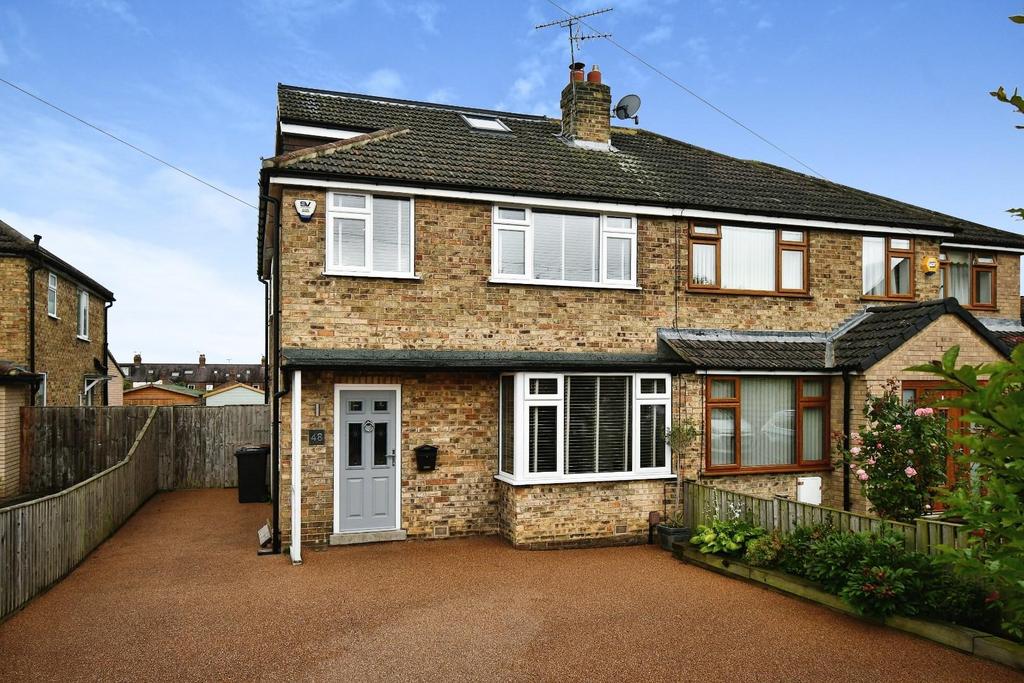 Wedderburn Avenue, Harrogate, HG2 7QW 4 bed semidetached house for sale £325,000