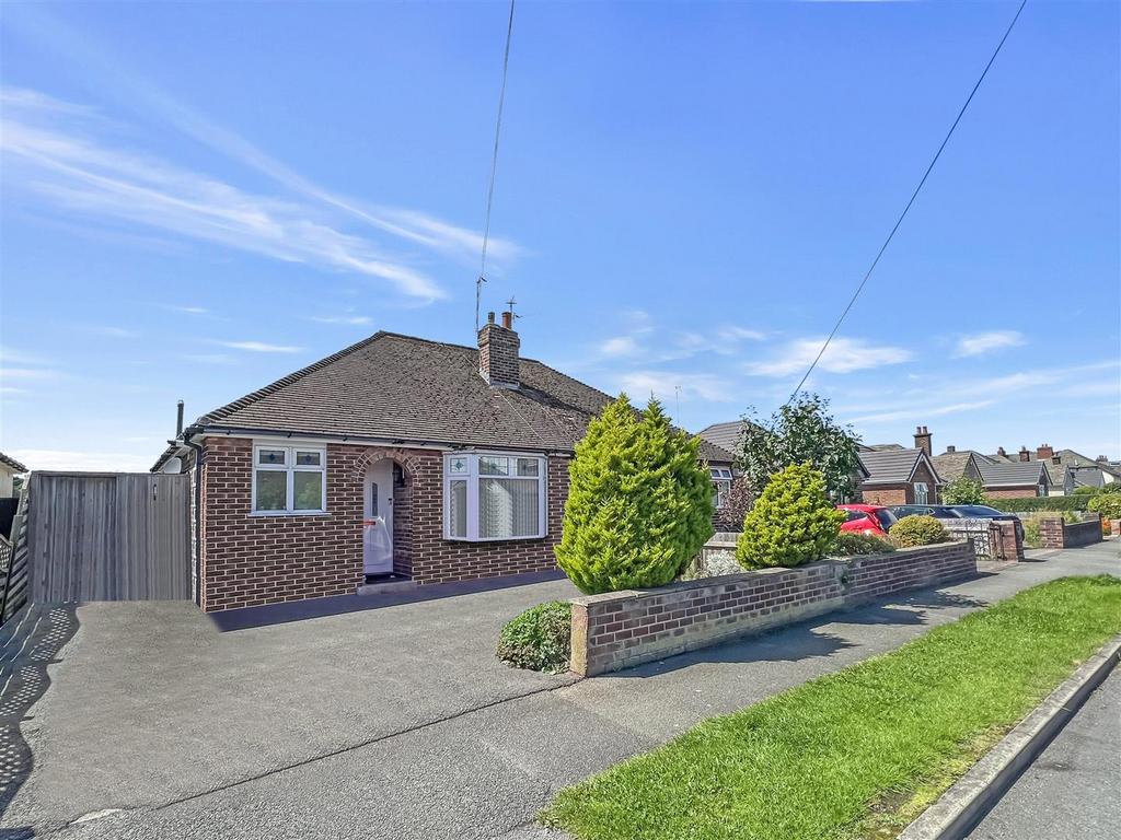 Ridgemere Road, Pensby, Wirral 2 bed semidetached bungalow for sale