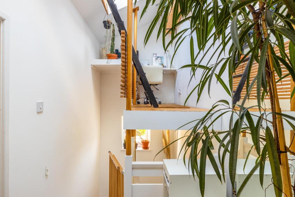 16 East Grove(07-05-2023)-14.jpg