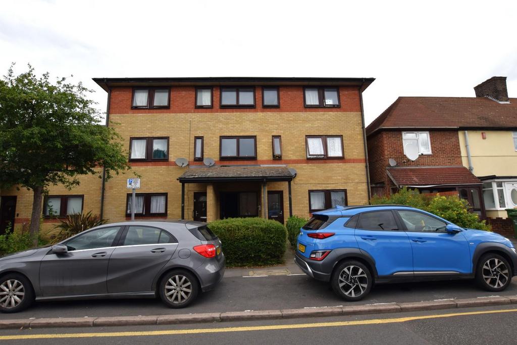 Haydon Road, Dagenham, RM8 2 bed flat £1,500 pcm (£346 pw)